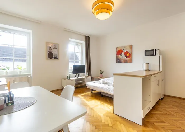 Next To Stadion, Near To Lainzer Tiergarten וינה